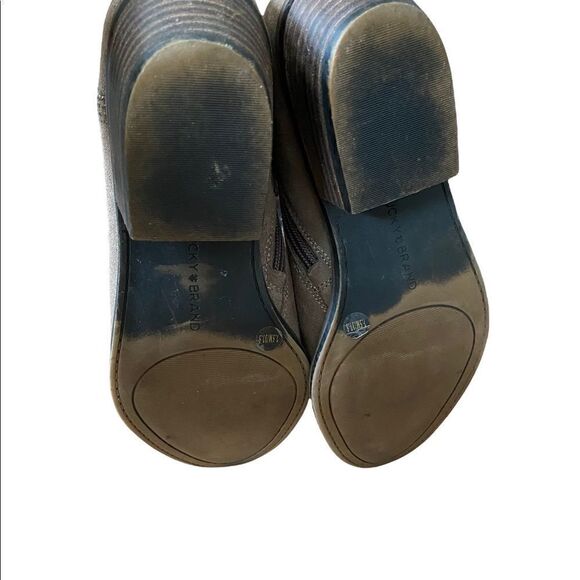 Lucky
Brand | Tan Suede Ankle Boots Booties | 7.5 - Picture 5 of 7